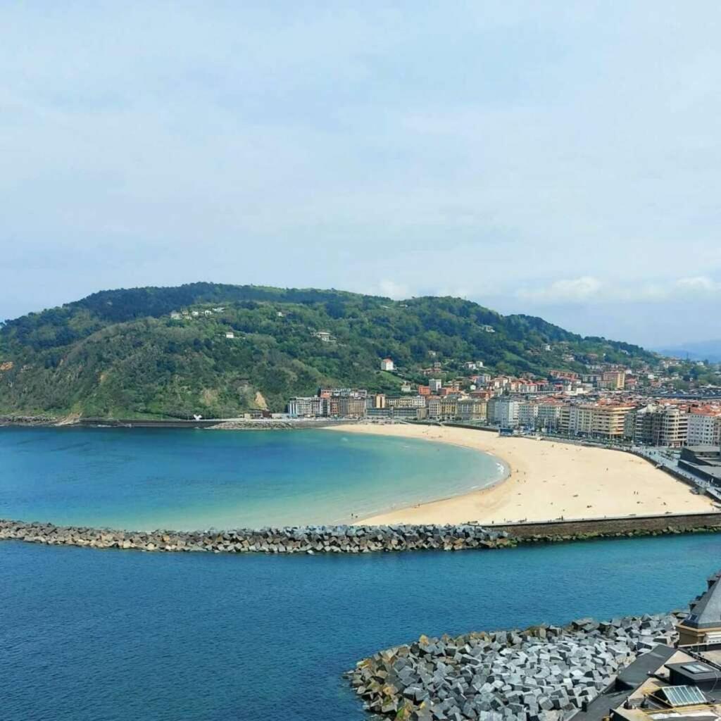 Casa Playa Zurriola-Aviso-Obras En La Fachada Del Patio Hasta Mayo O Junio-No Ha Habido Quejas Por El Ruido-Precio Bajo- House Playa Zurriola-Warning-Works On The Facade Of The Patio Until May Or June-There Have Been No Noise Complaints- Low Price San Sebastián Zewnętrze zdjęcie